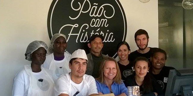 © Pão com História - Kátia Almeida, directora geral da Pressley Ridge e responsável pela padaria Pão com História, com a sua equipa